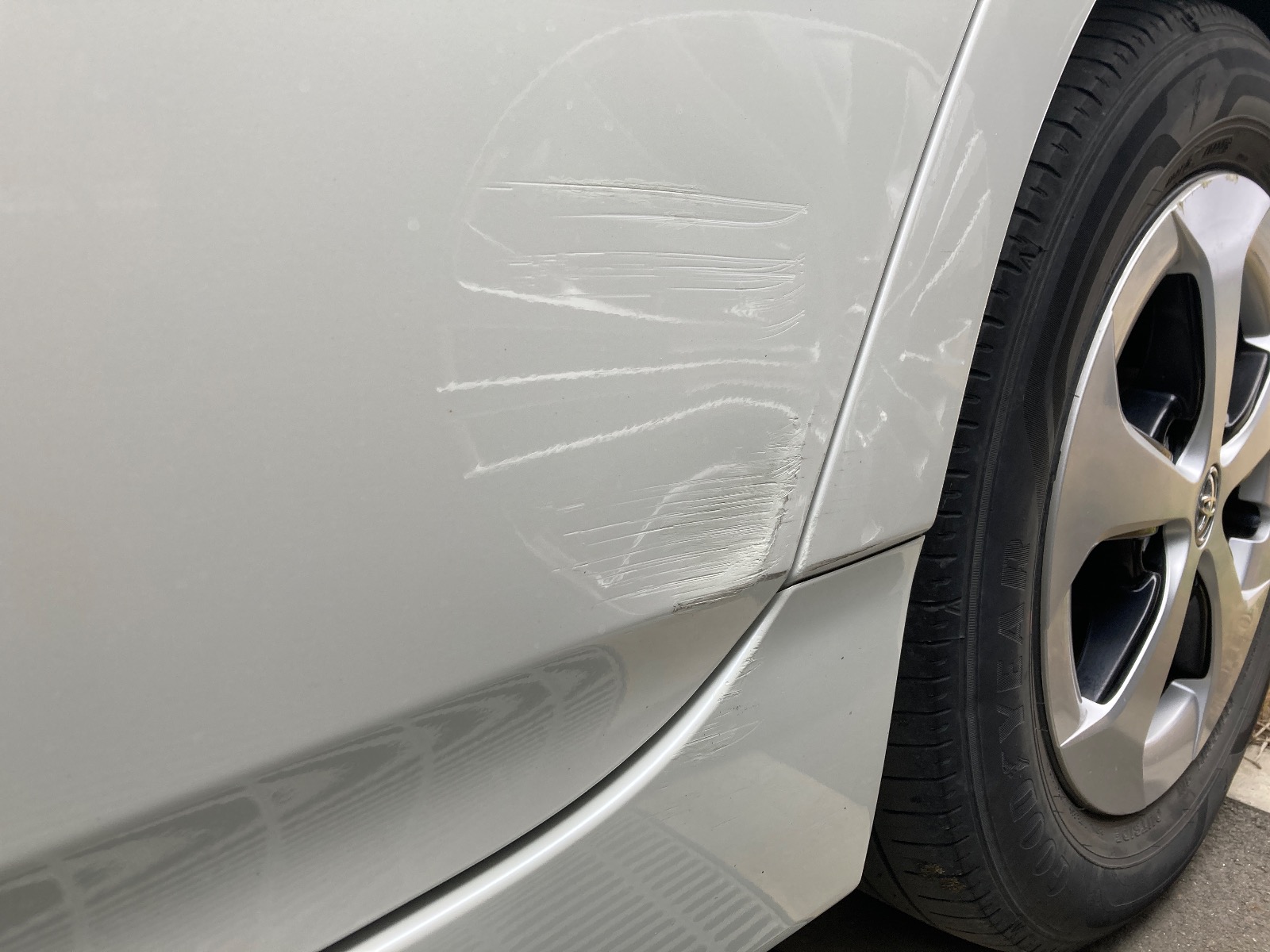 キズ・ヘコミ_25