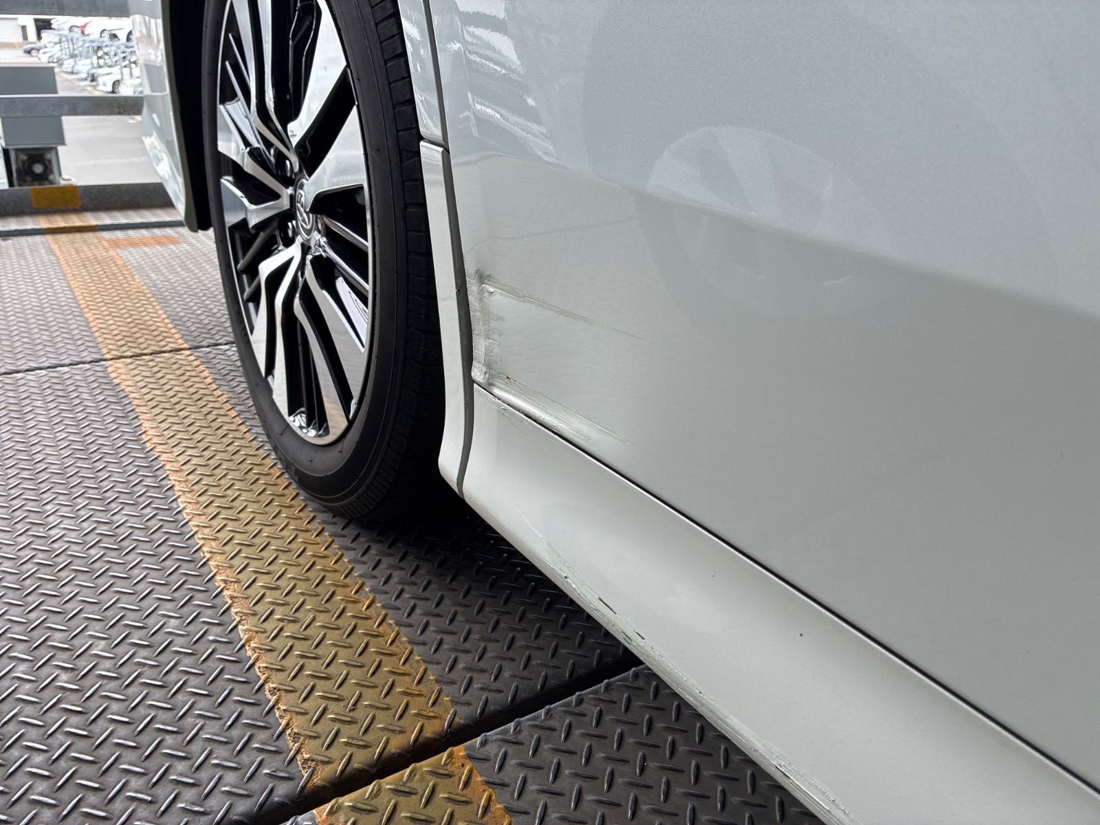 キズ・ヘコミ_27