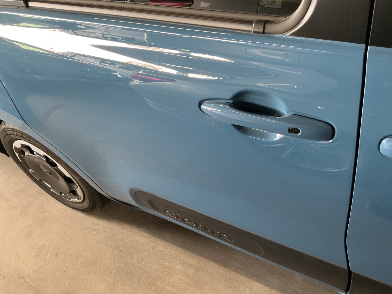 キズ・ヘコミ_27