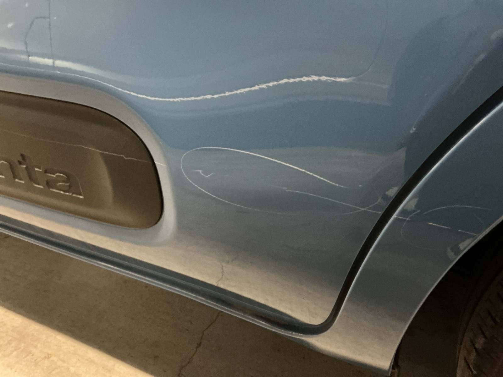 キズ・ヘコミ_25