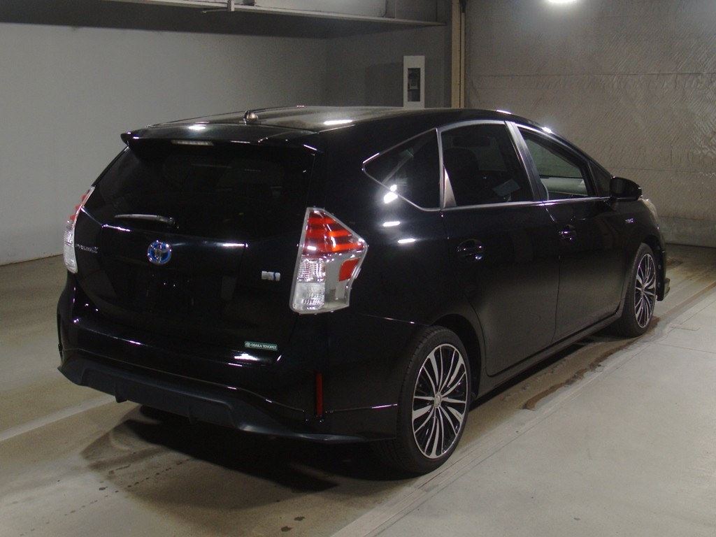 プリウスアルファ S