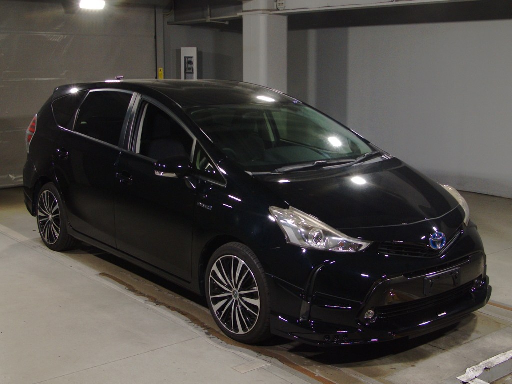 プリウスアルファ S