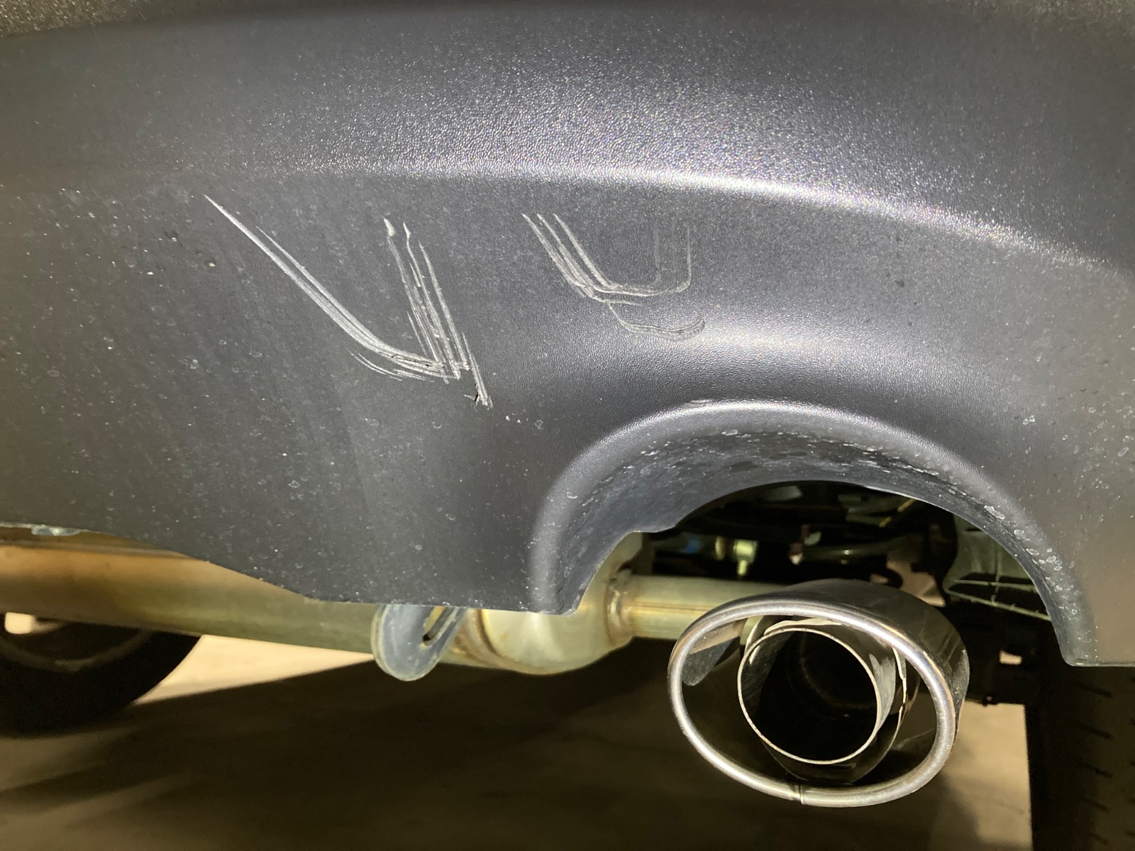 キズ・ヘコミ_56