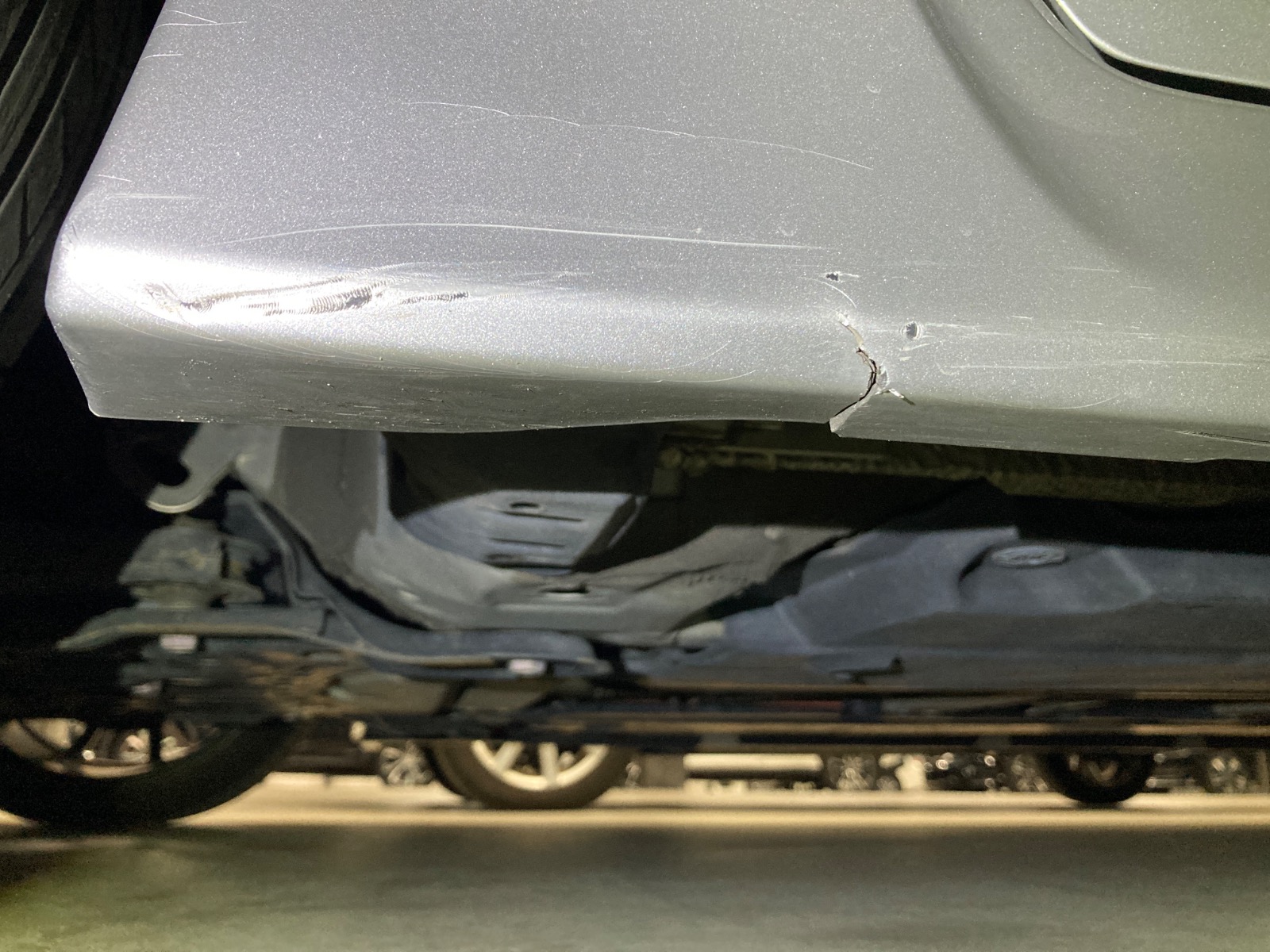 キズ・ヘコミ_64