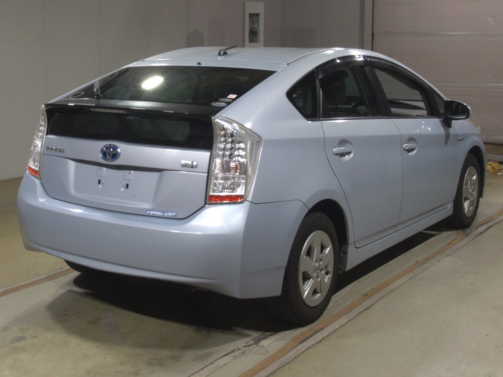 プリウス S