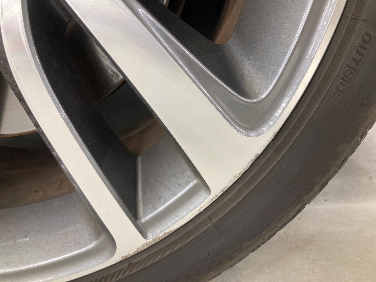 キズ・ヘコミ_60