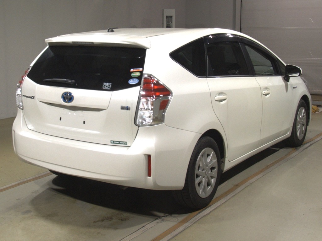 プリウスアルファ S