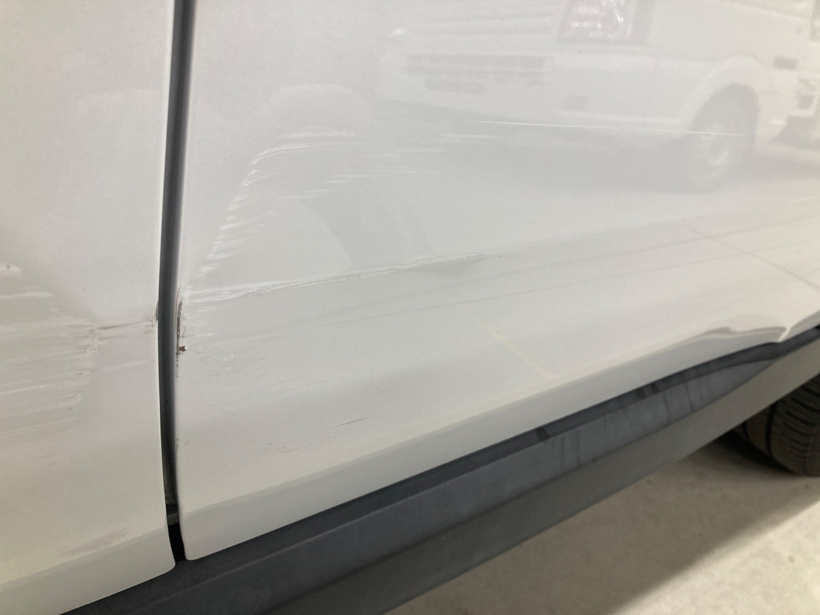 キズ・ヘコミ_24