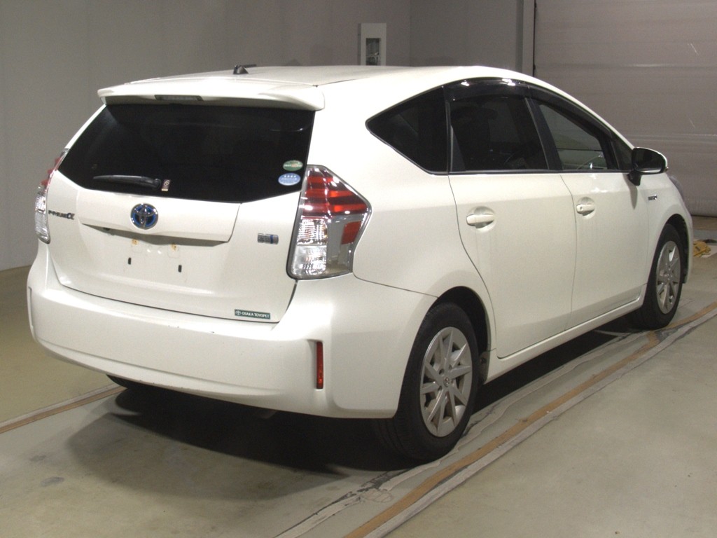 プリウスアルファ S