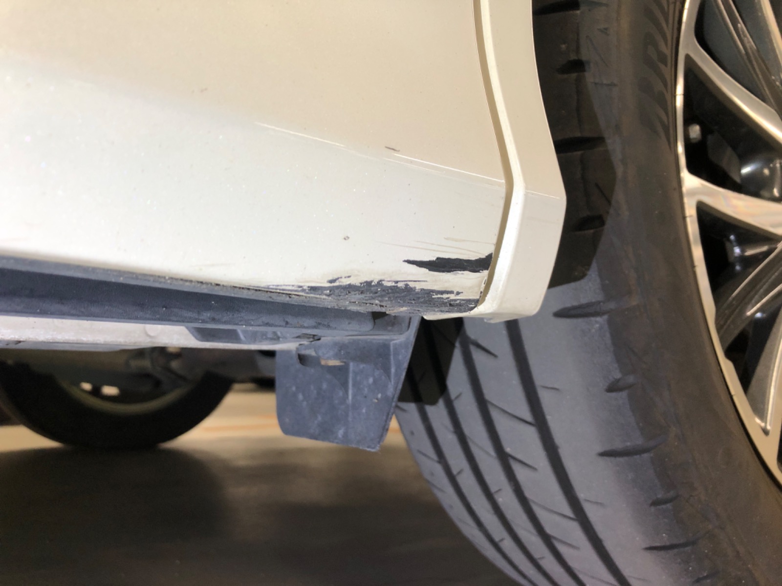 キズ・ヘコミ_25