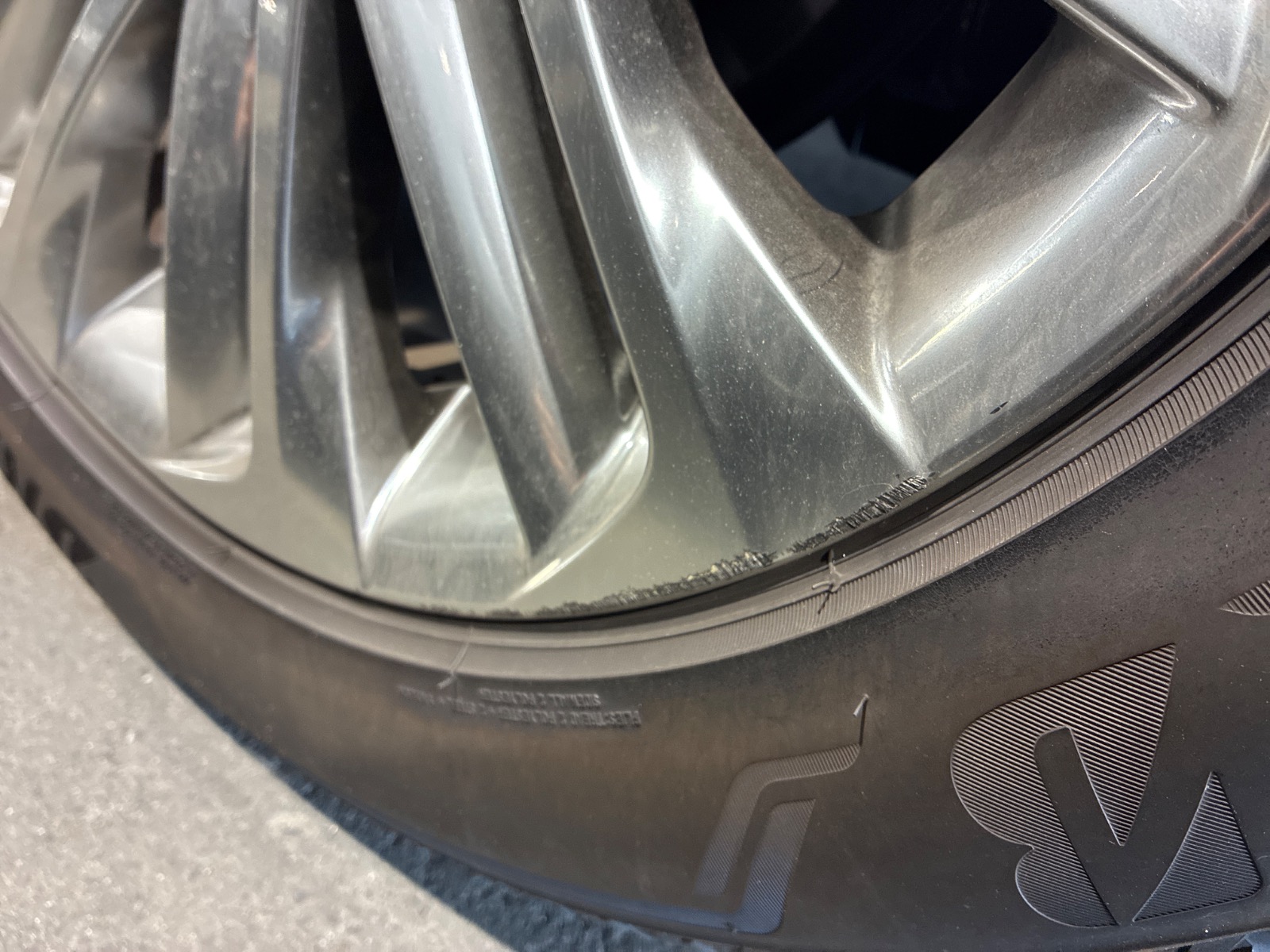 キズ・ヘコミ_61