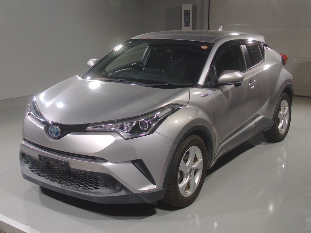 トヨタ C-HR HV S