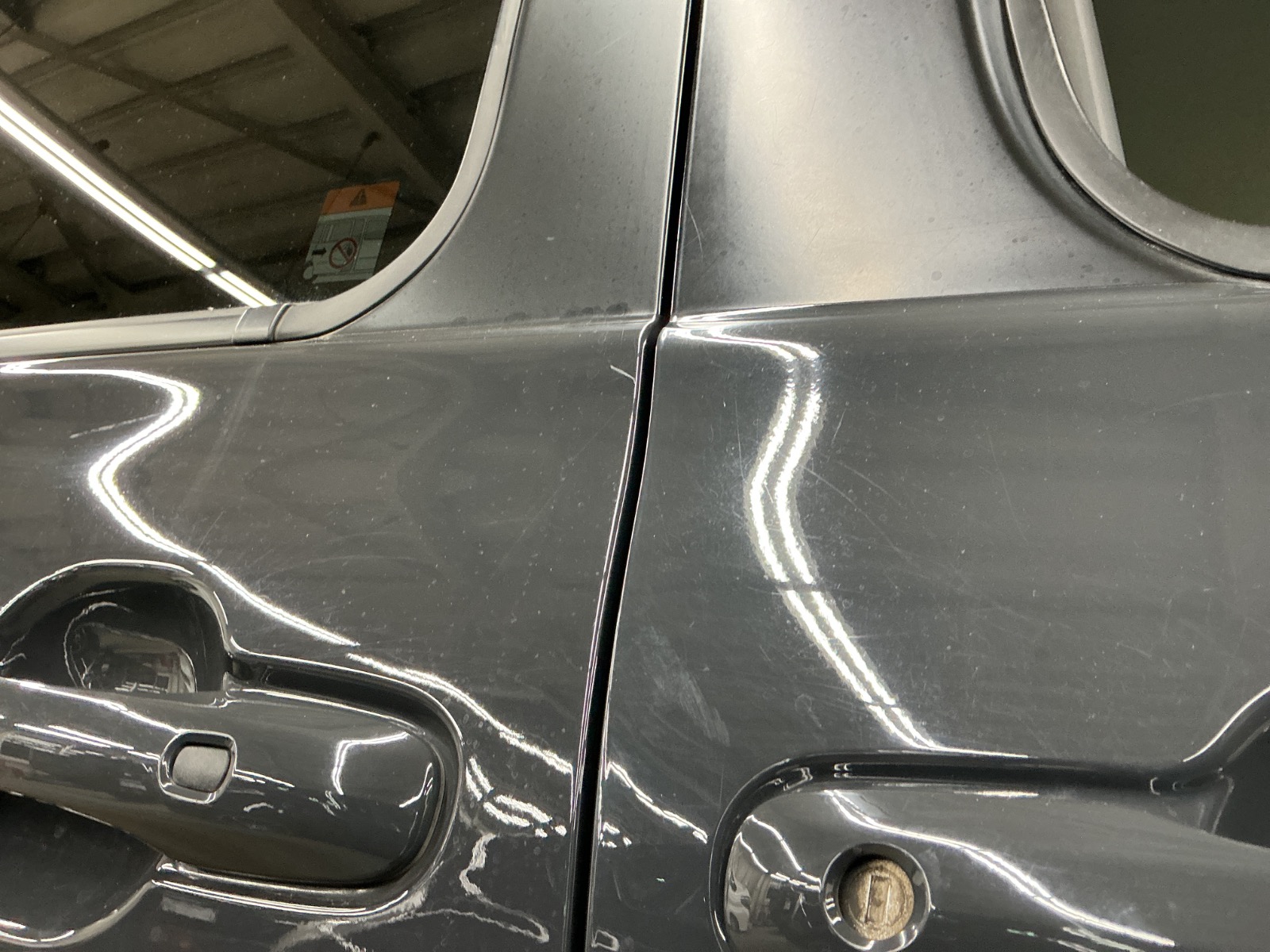 キズ・ヘコミ_26