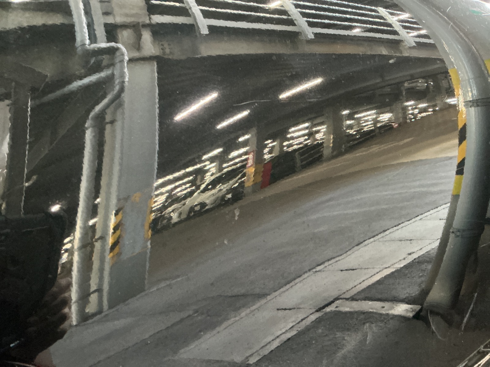 キズ・ヘコミ_26