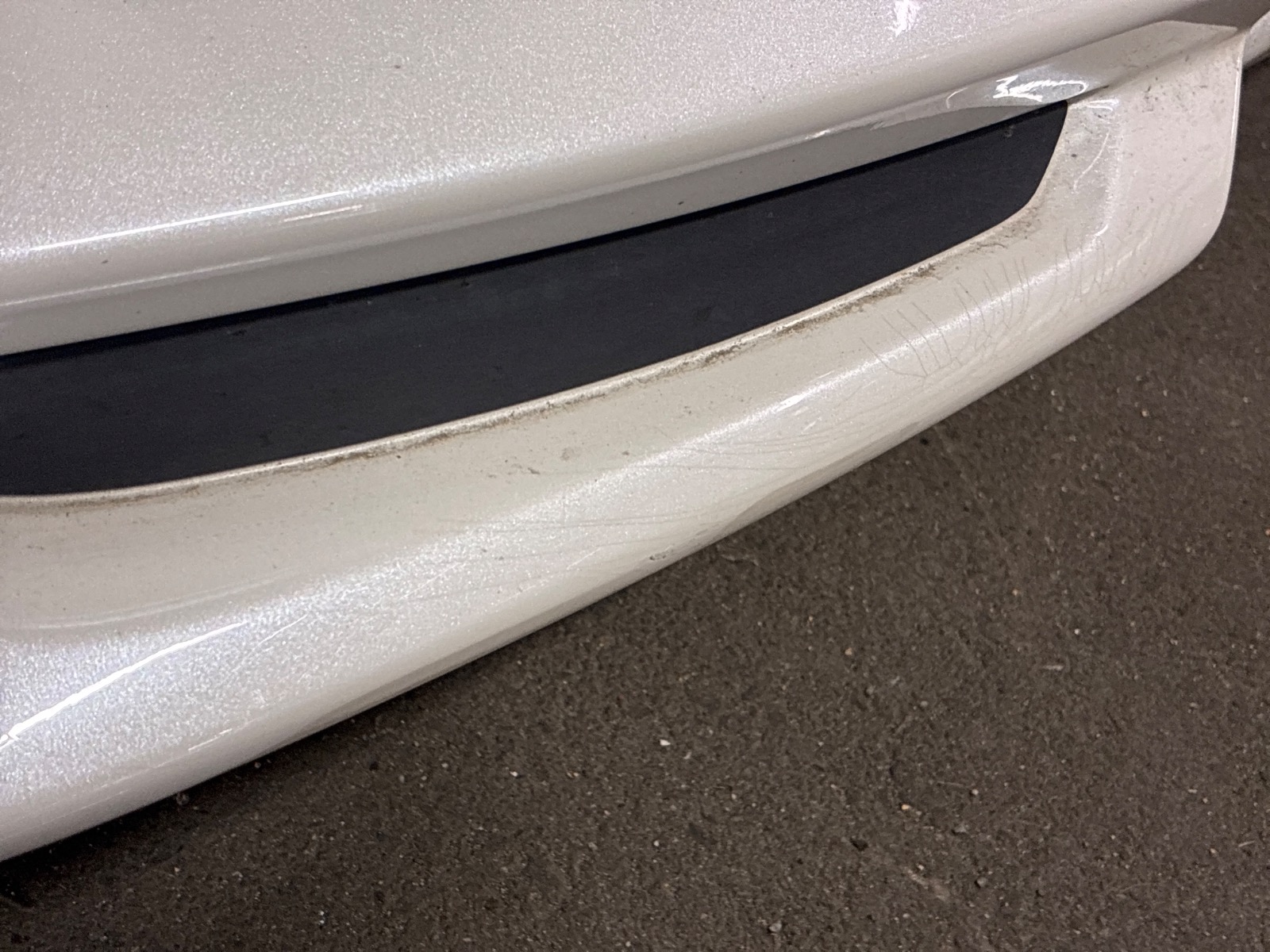 キズ・ヘコミ_06