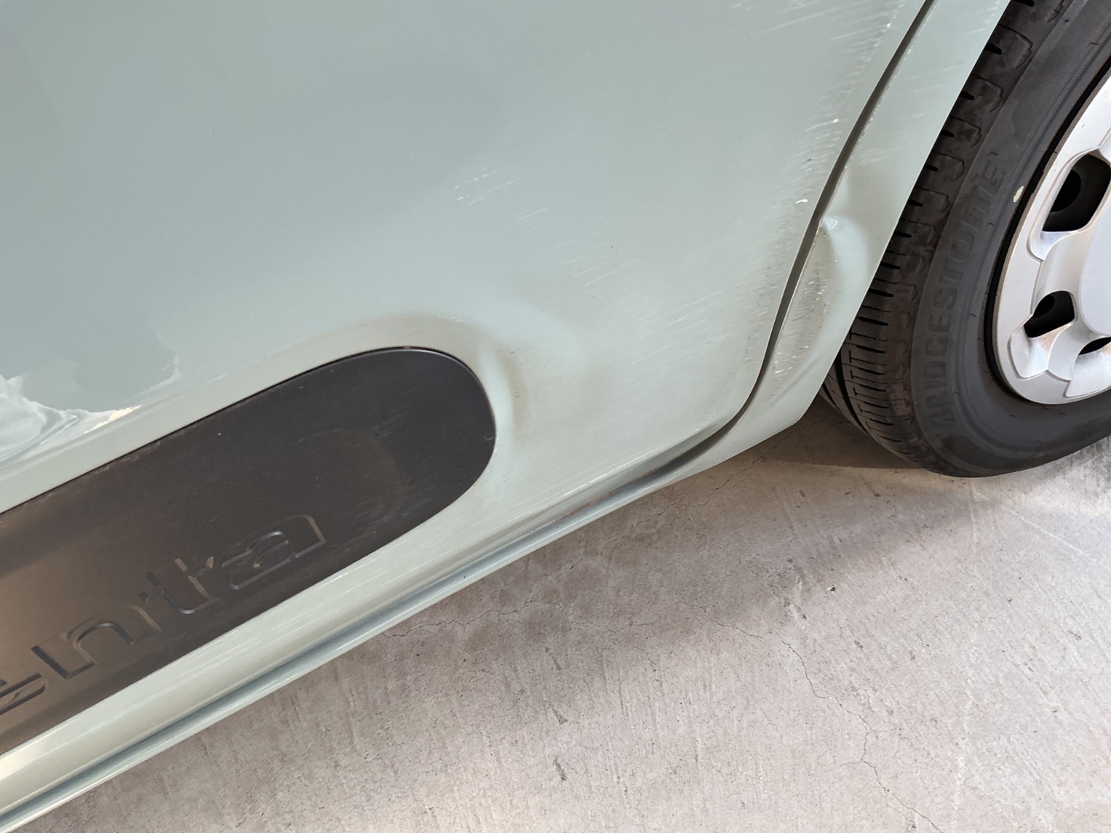 キズ・ヘコミ_25