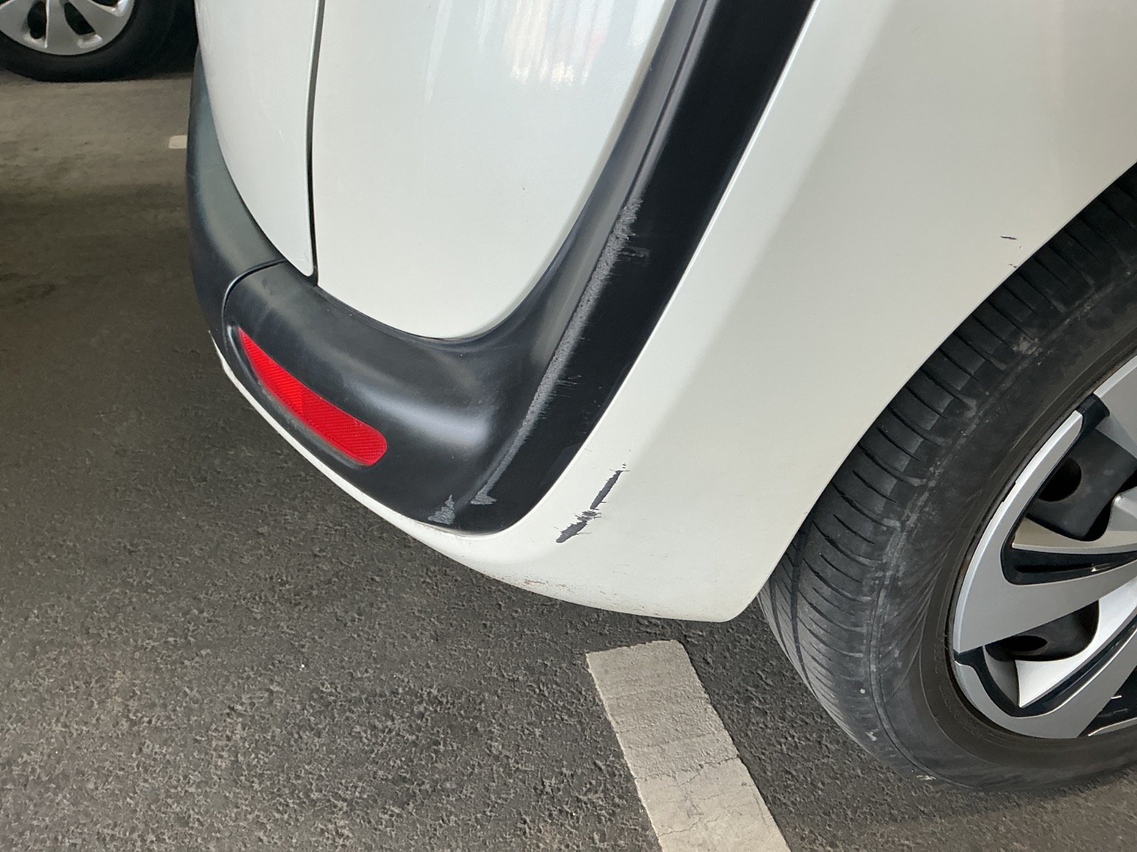 キズ・ヘコミ_56