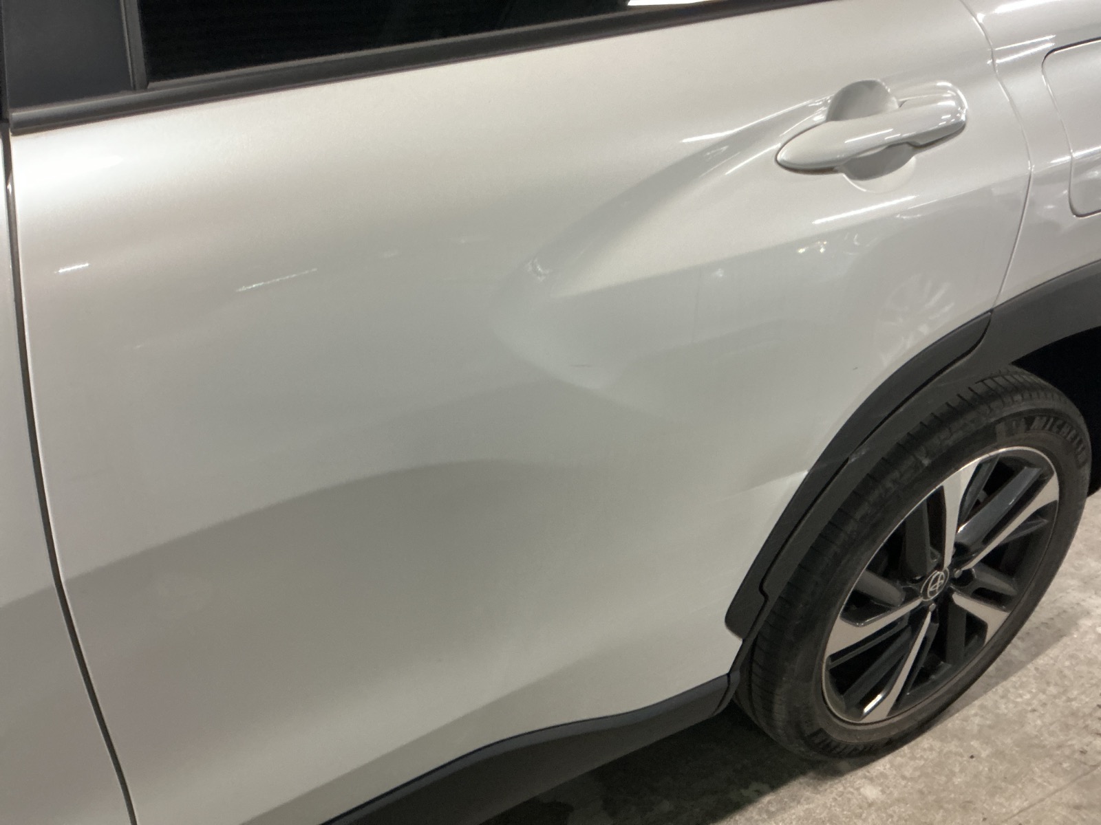 キズ・ヘコミ_24