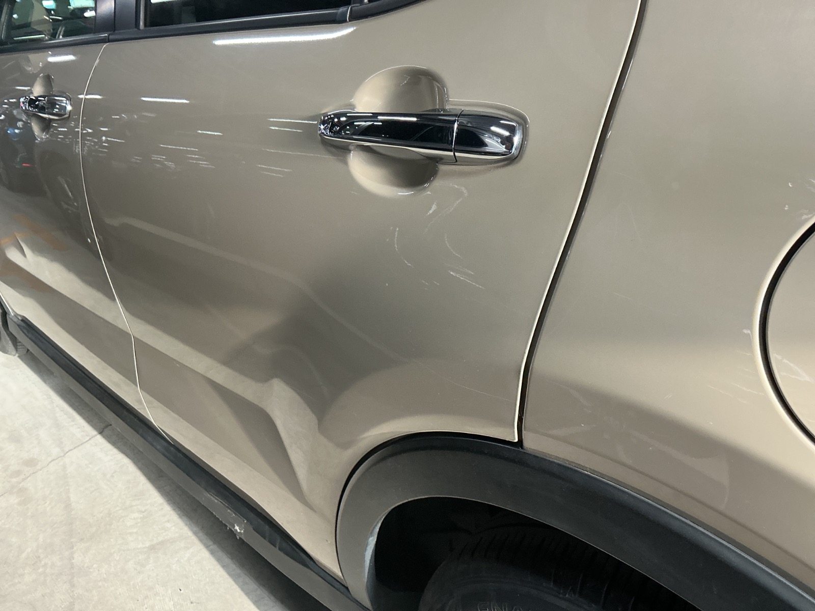 キズ・ヘコミ_24