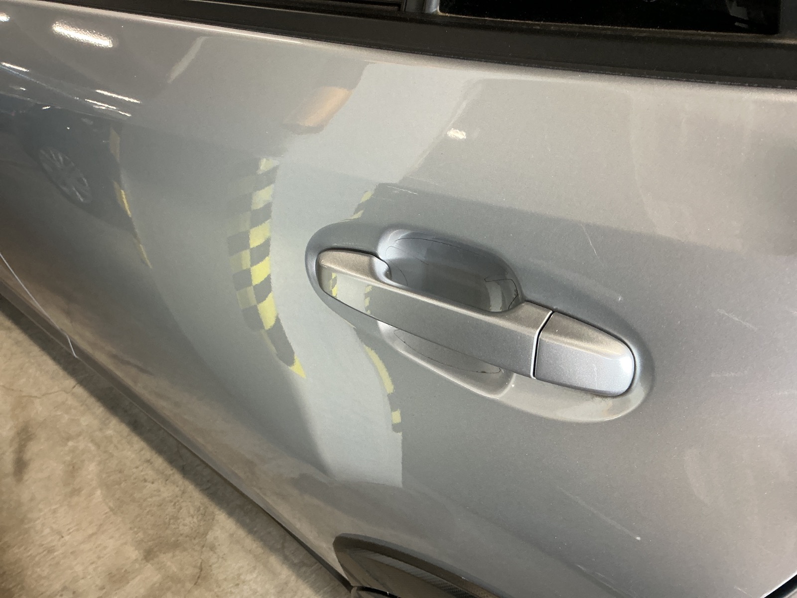 キズ・ヘコミ_25