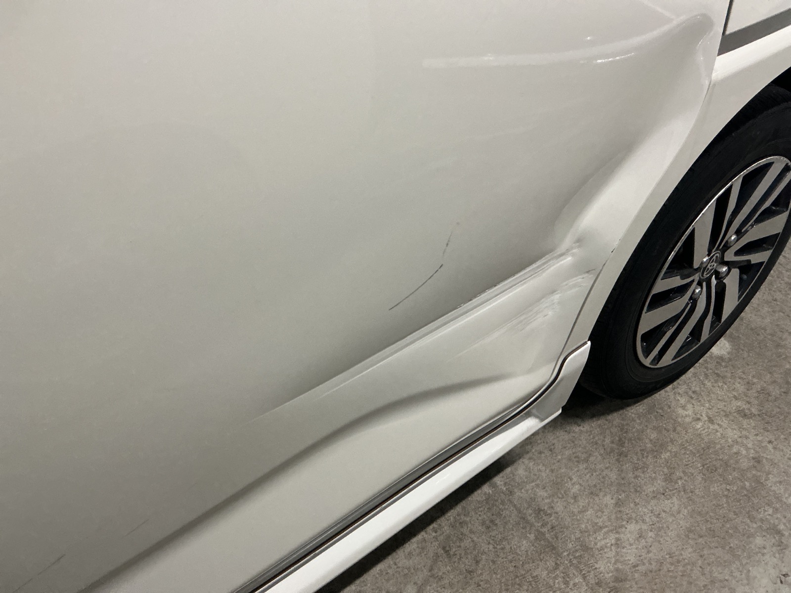 キズ・ヘコミ_25