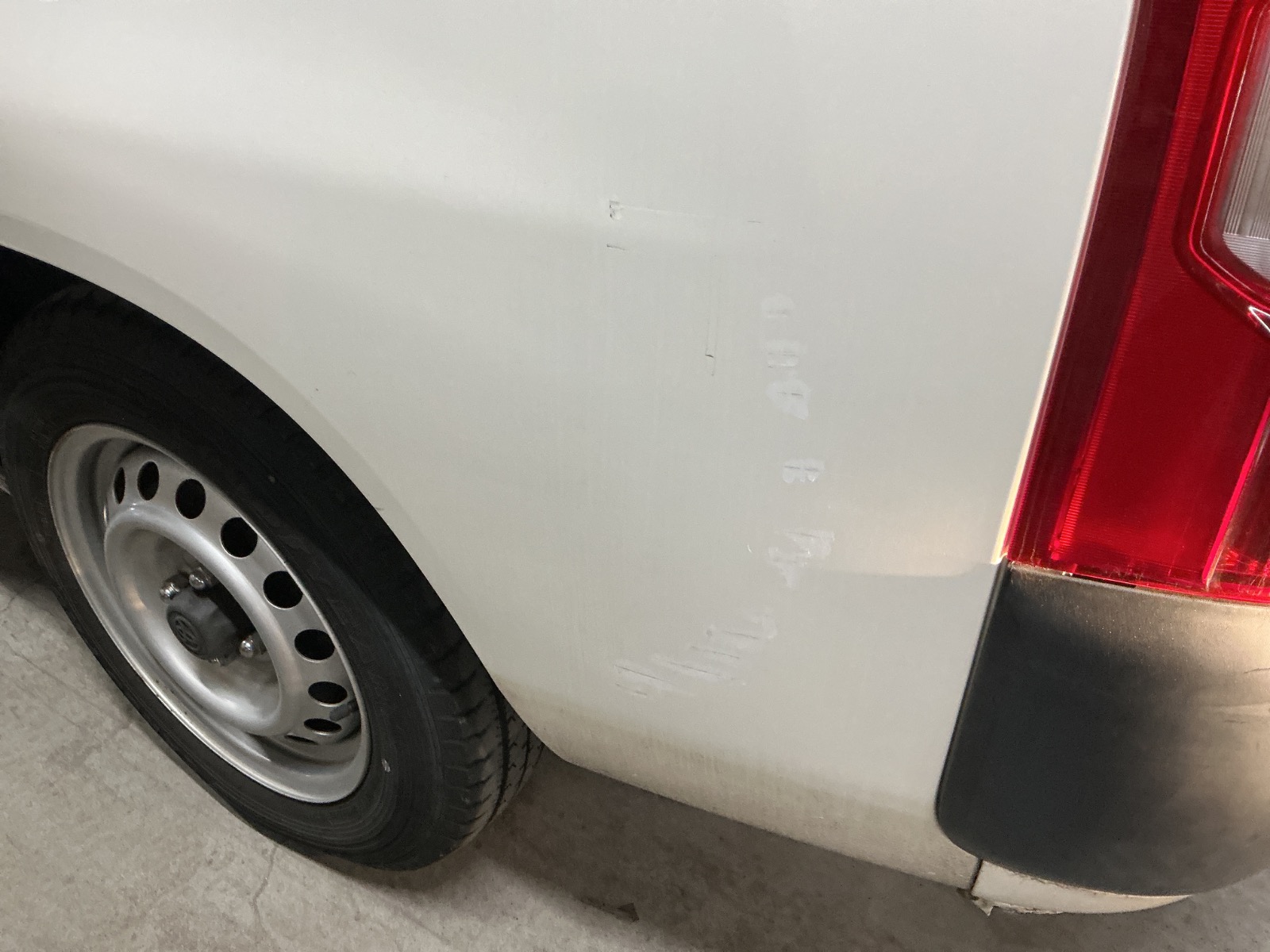 キズ・ヘコミ_38