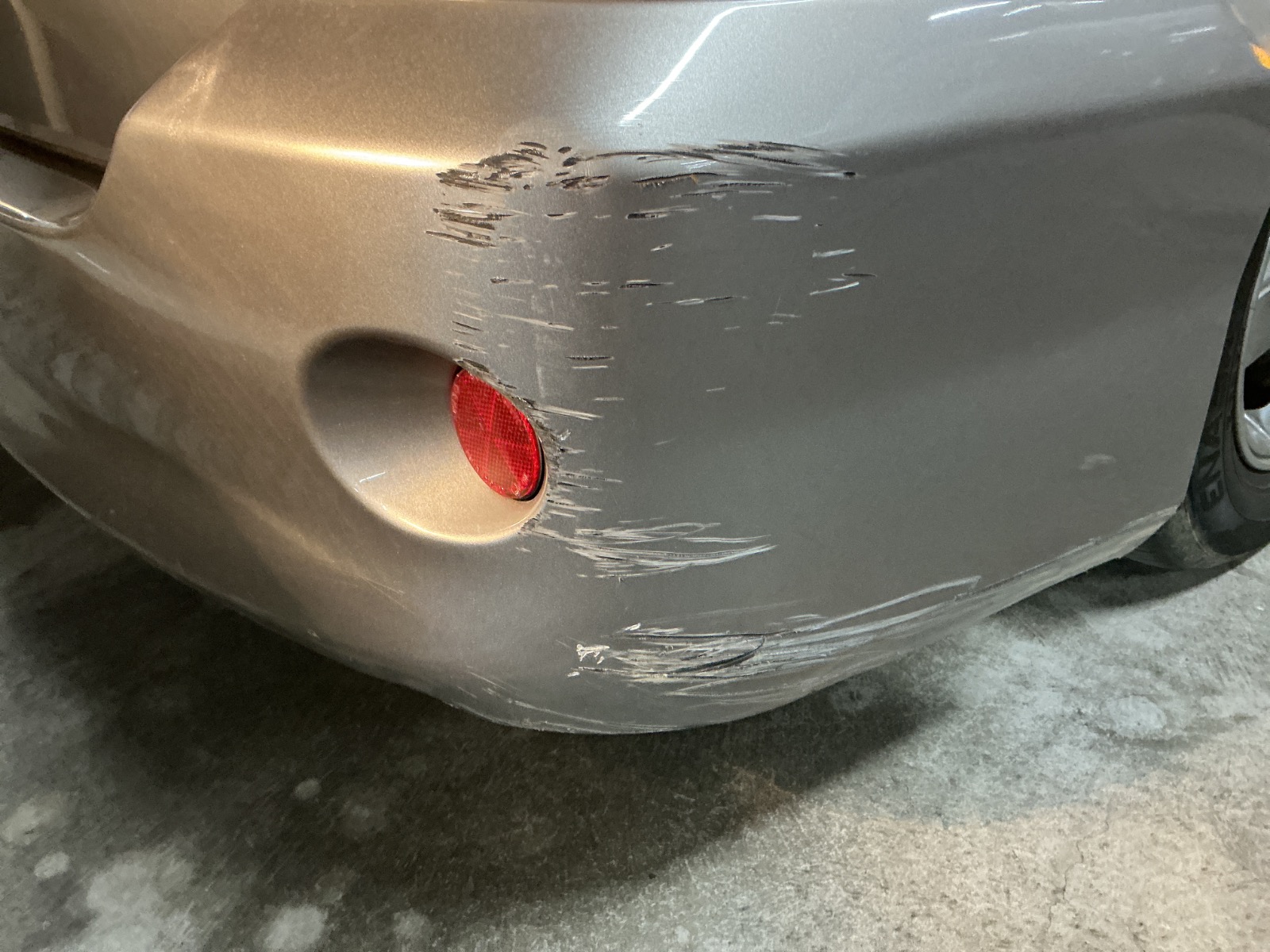 キズ・ヘコミ_56