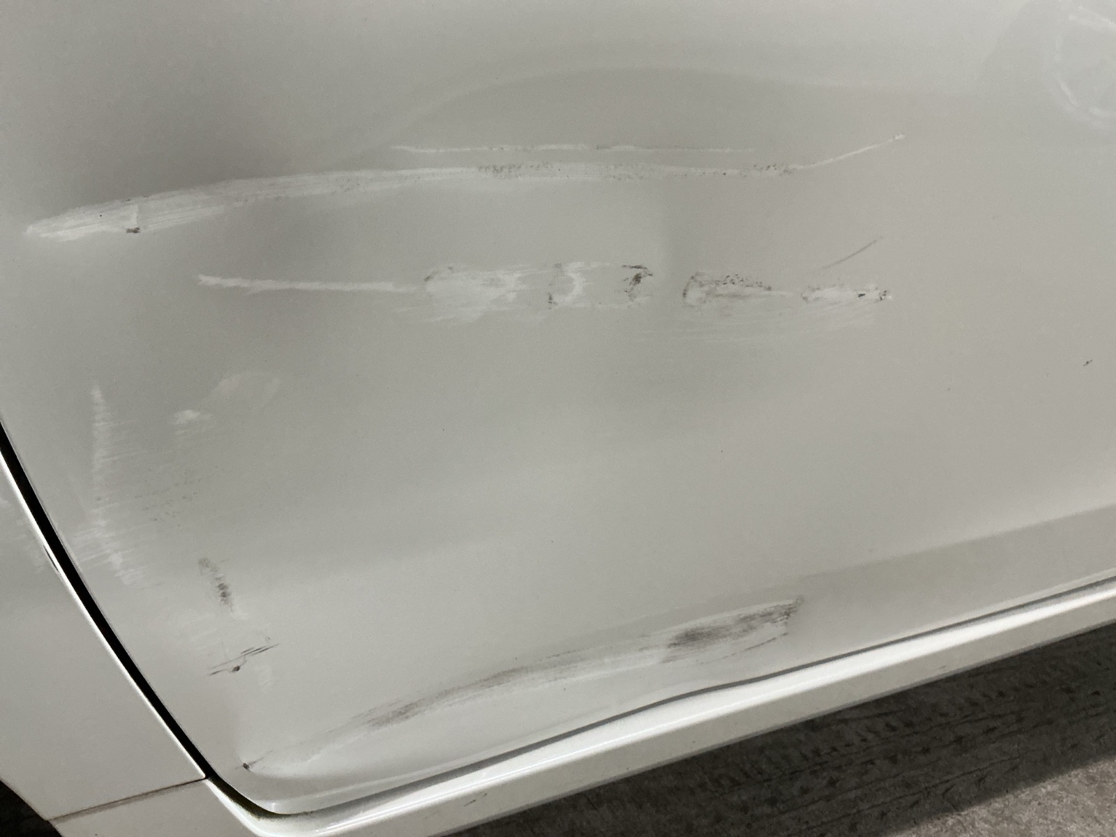 キズ・ヘコミ_16