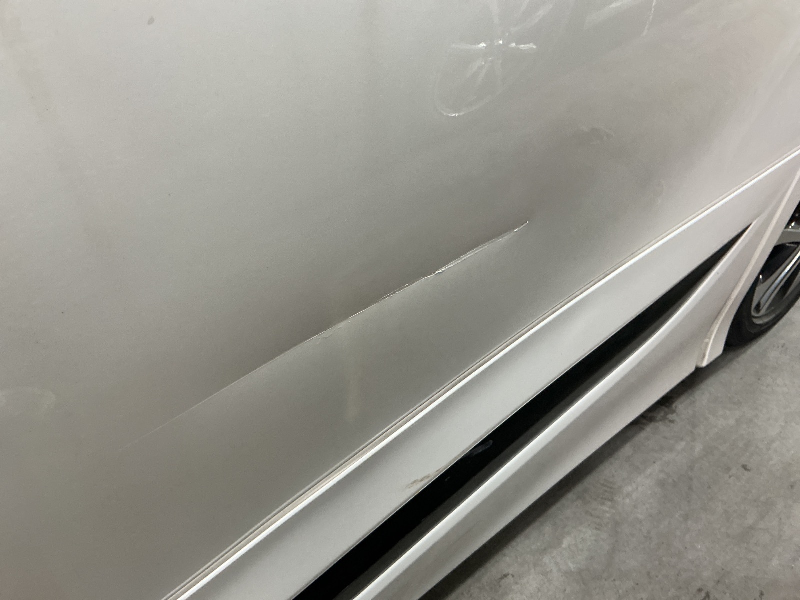 キズ・ヘコミ_24