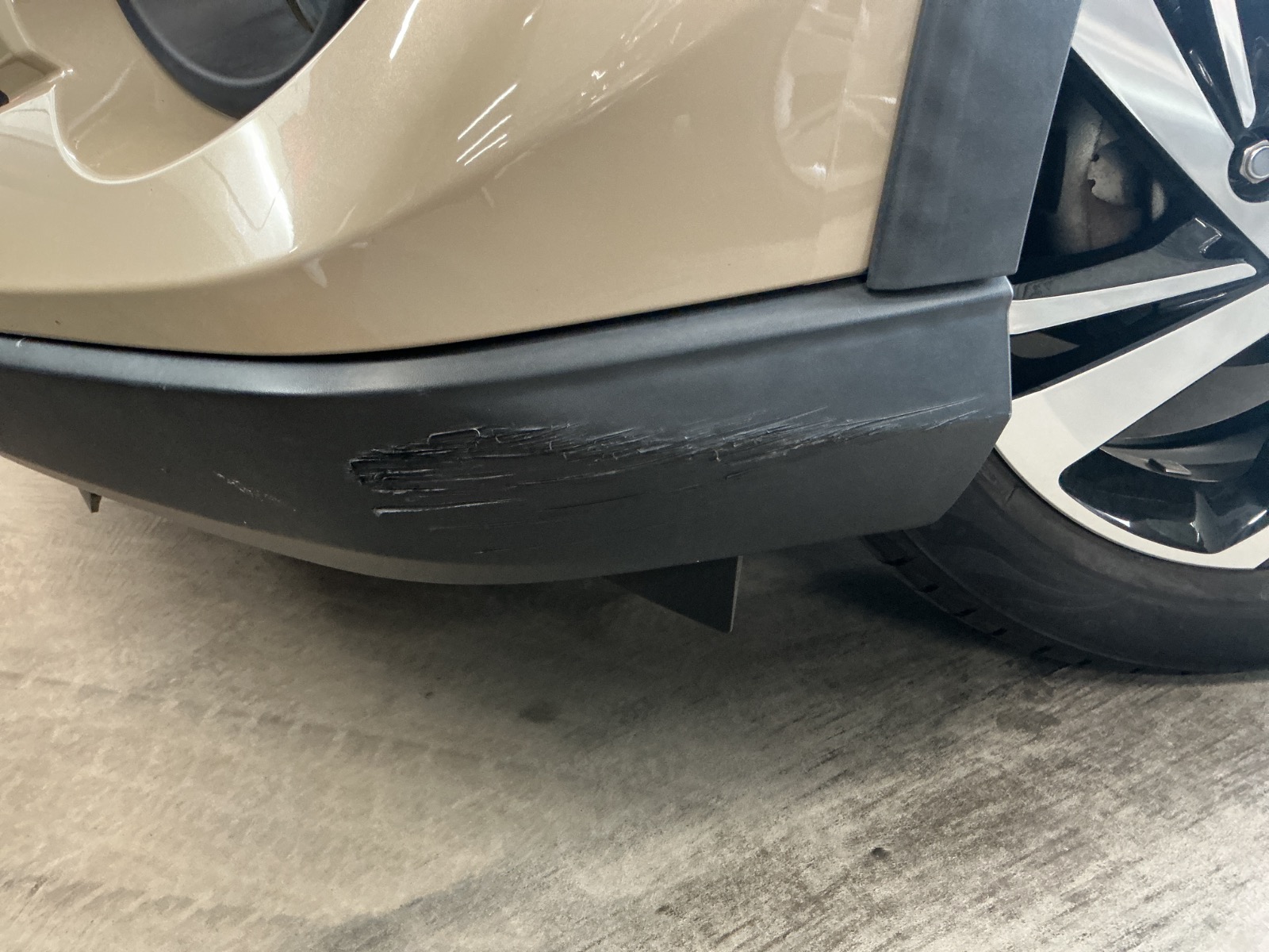 キズ・ヘコミ_05