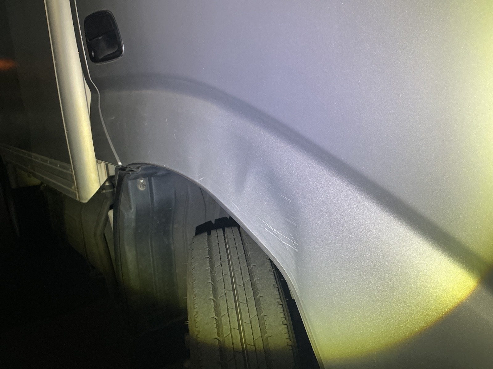 キズ・ヘコミ_18