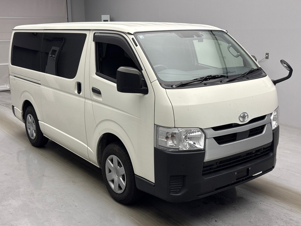 ハイエースV DX 3ニンノリ 5ドア