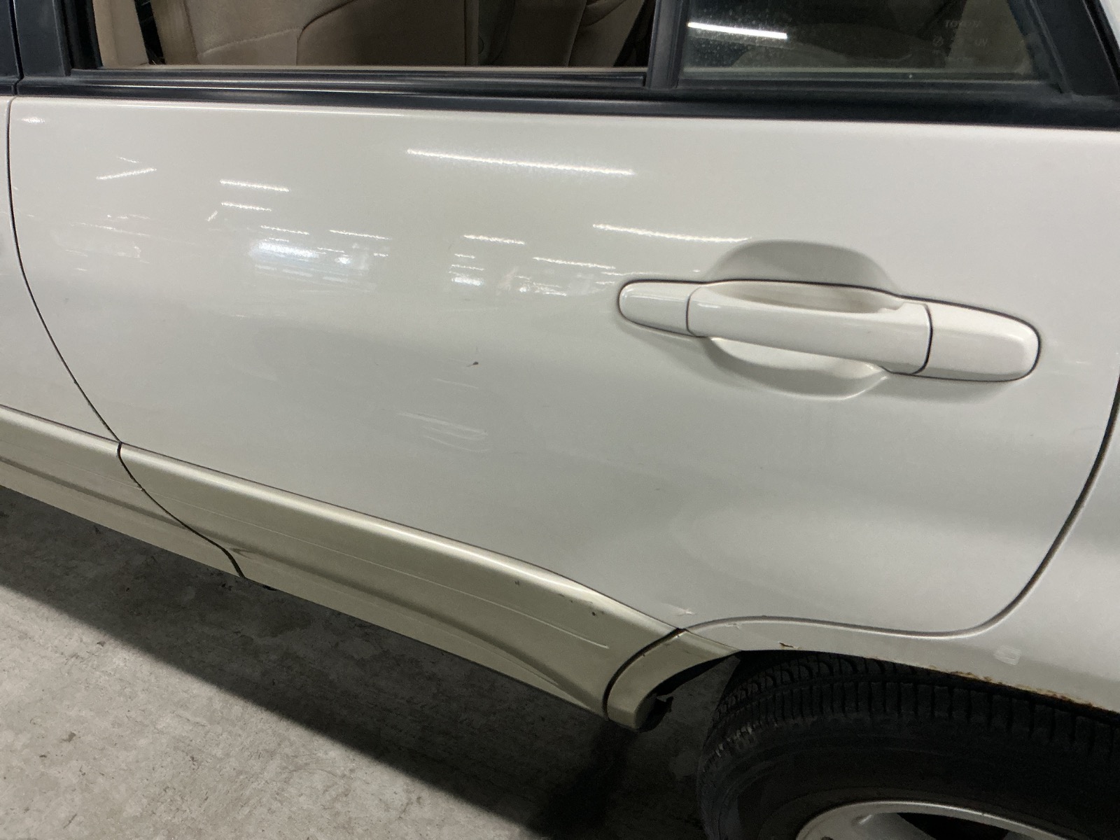 キズ・ヘコミ_24