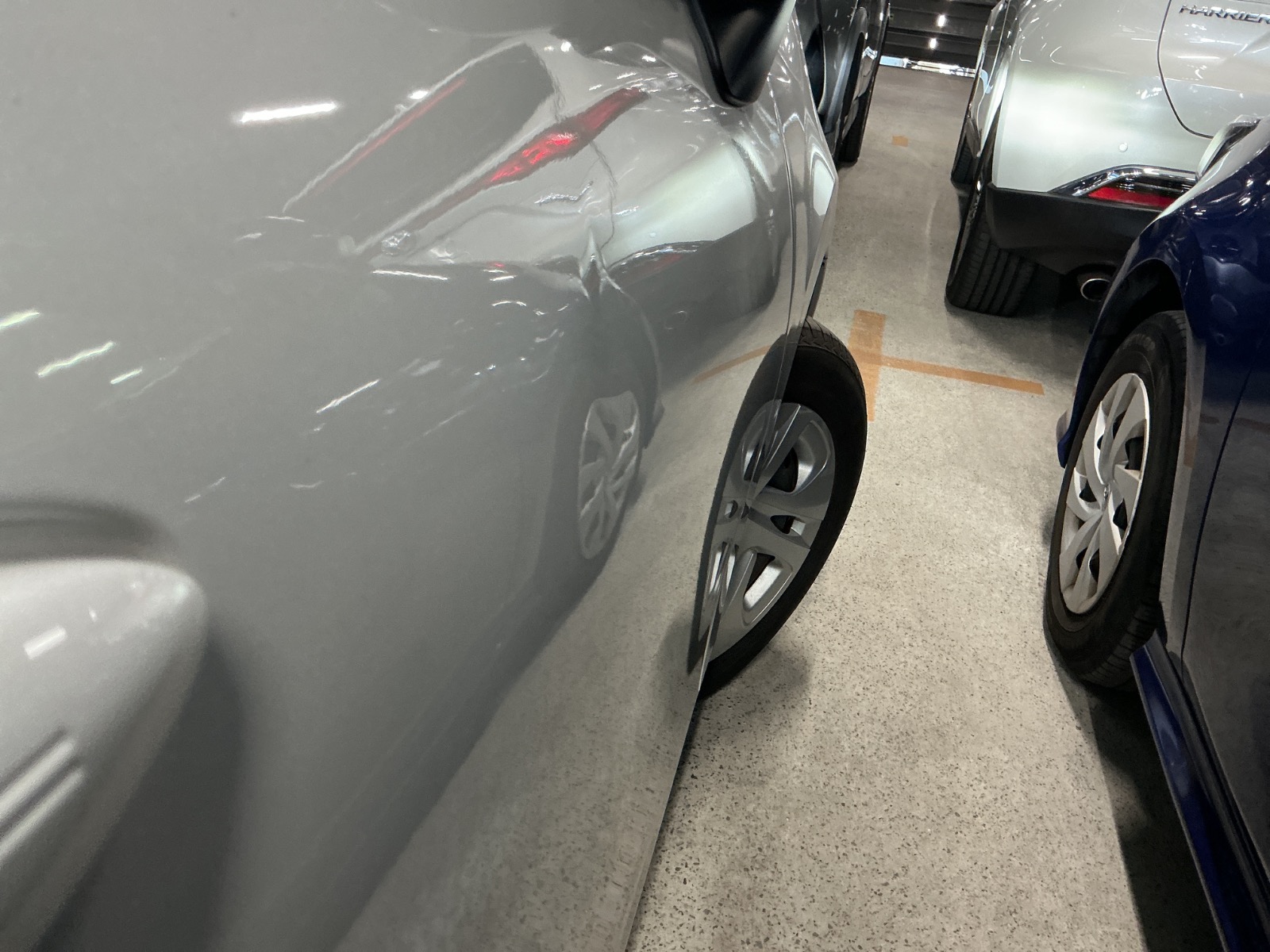 キズ・ヘコミ_18