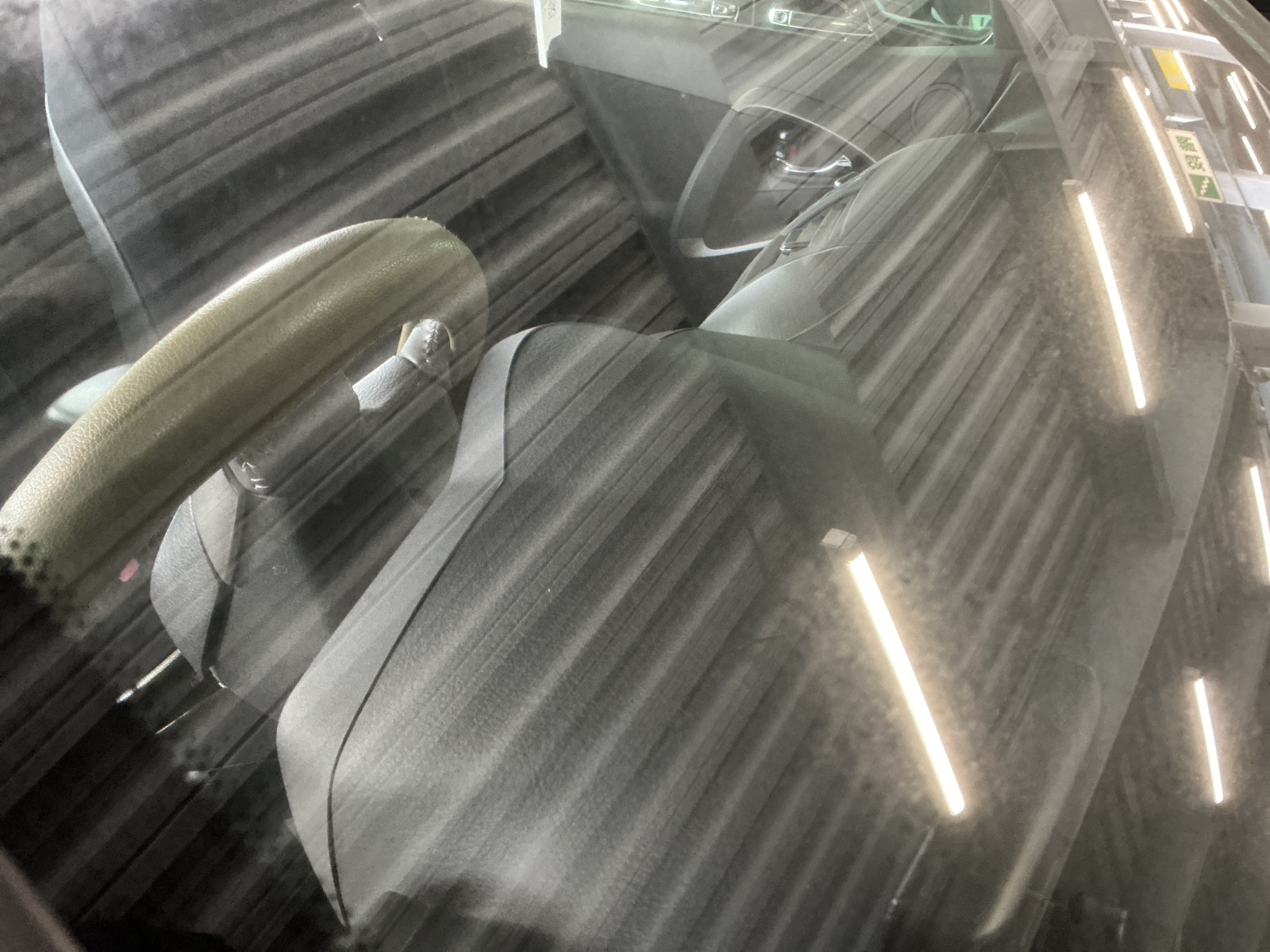 キズ・ヘコミ_28