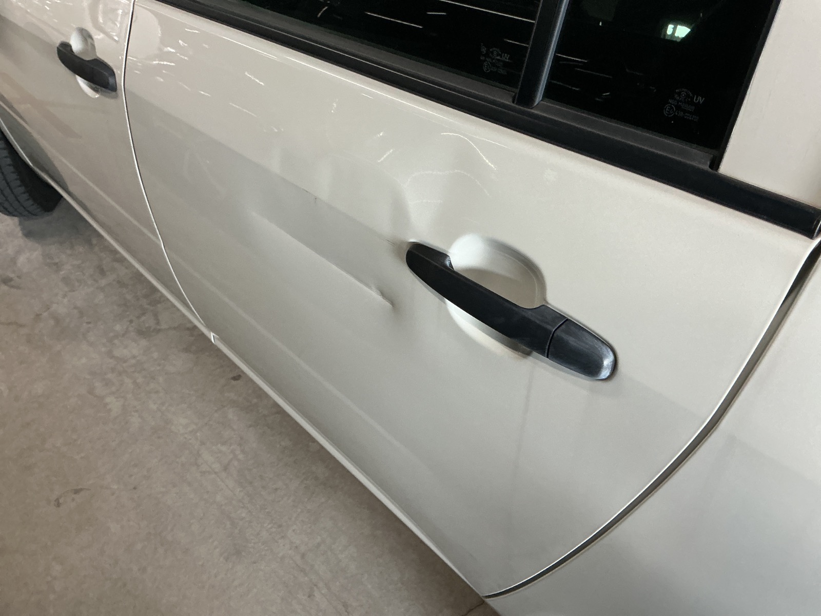 キズ・ヘコミ_25