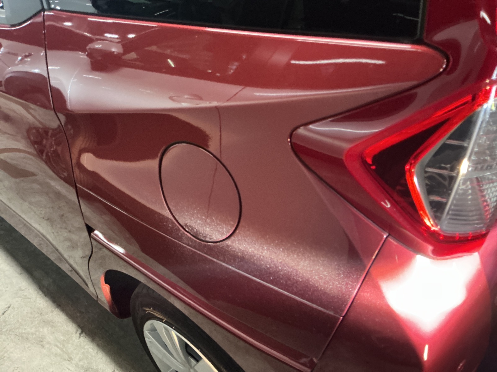 キズ・ヘコミ_25