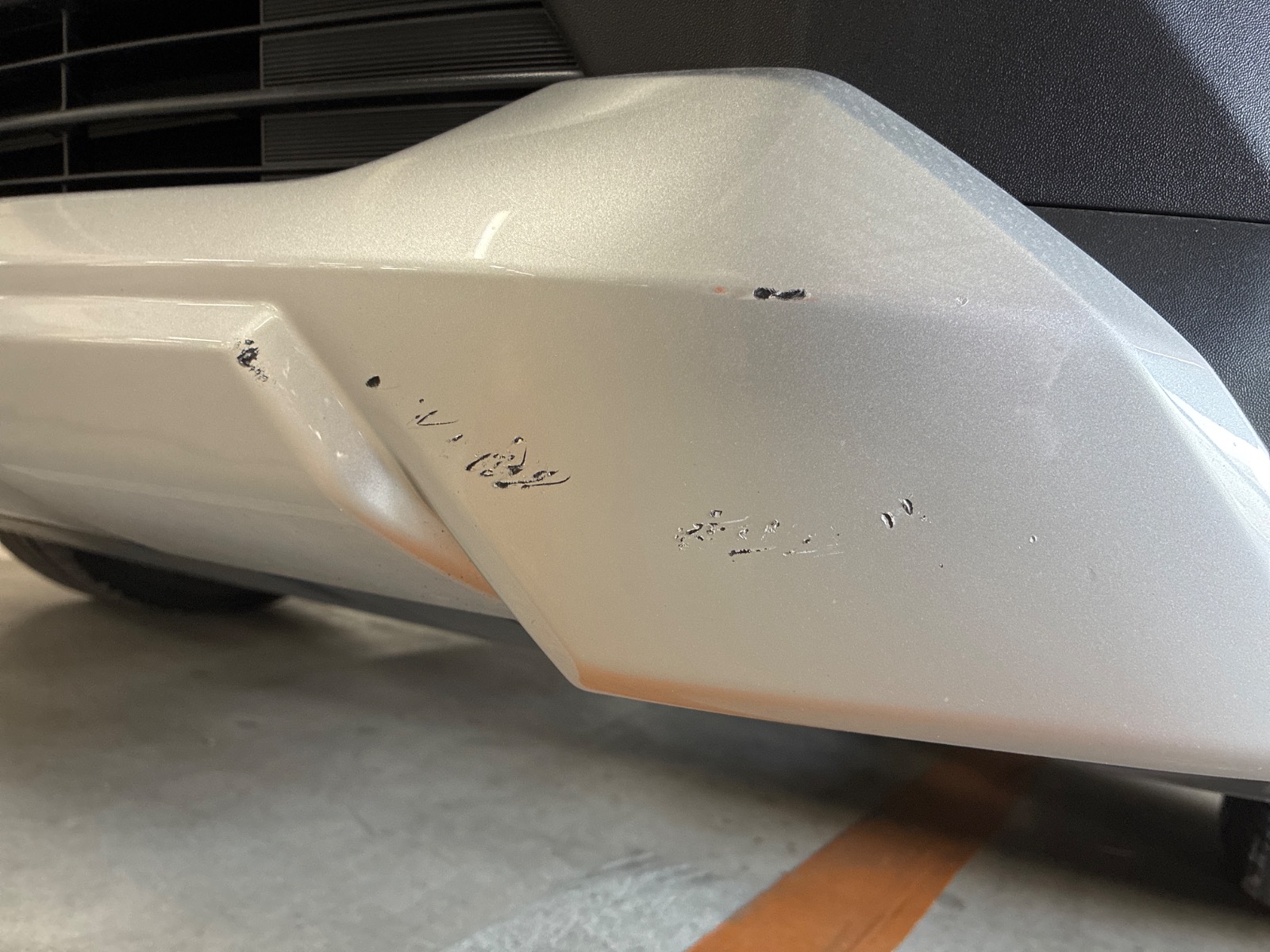 キズ・ヘコミ_05