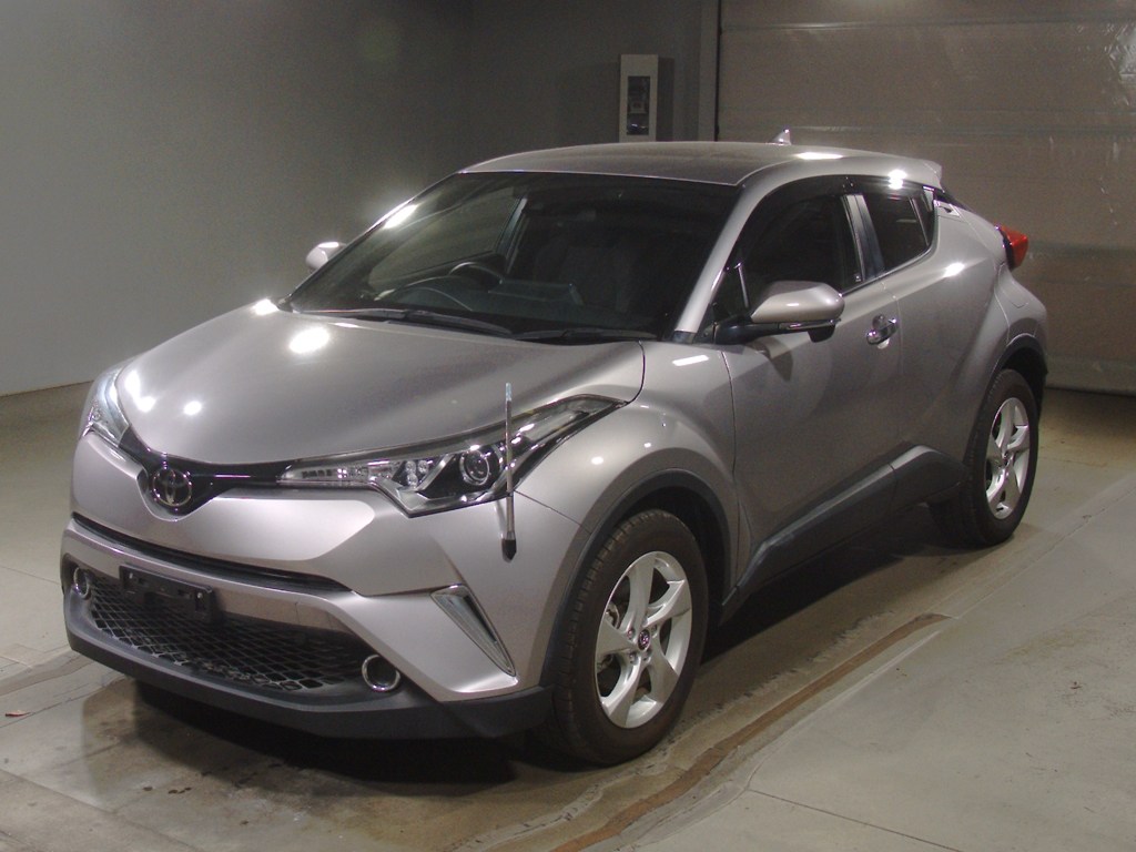 トヨタ C-HR S-T
