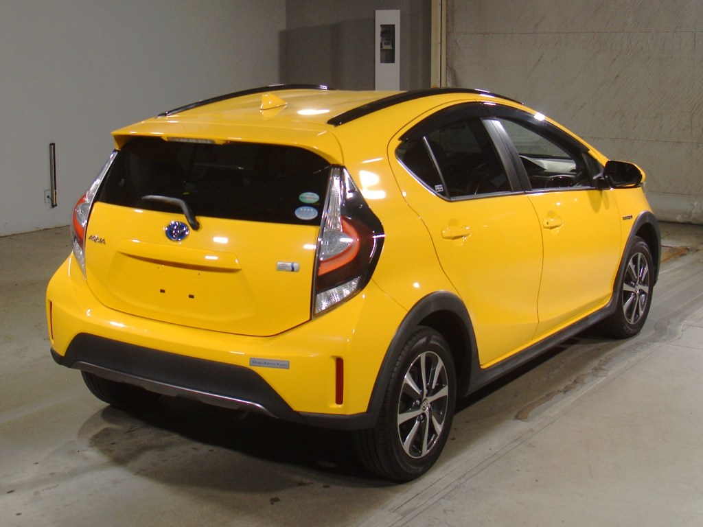 アクア クロスオーバー