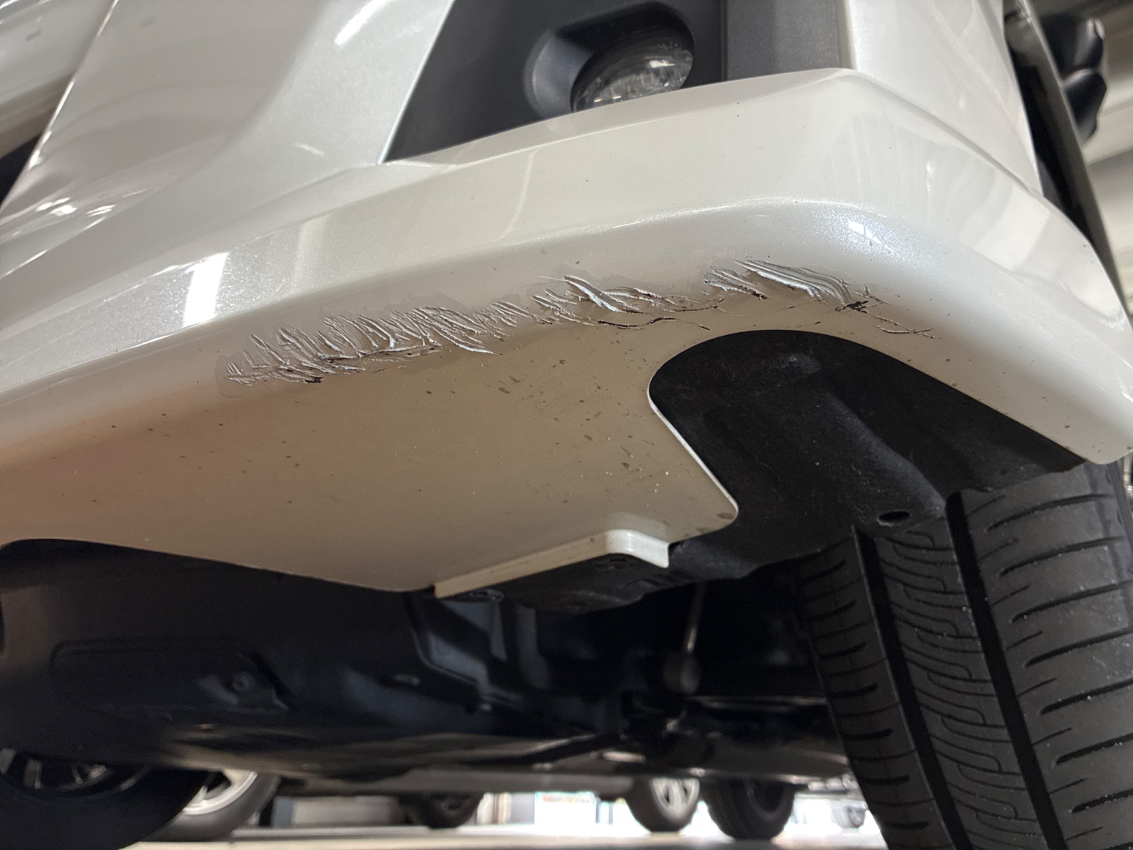 キズ・ヘコミ_05