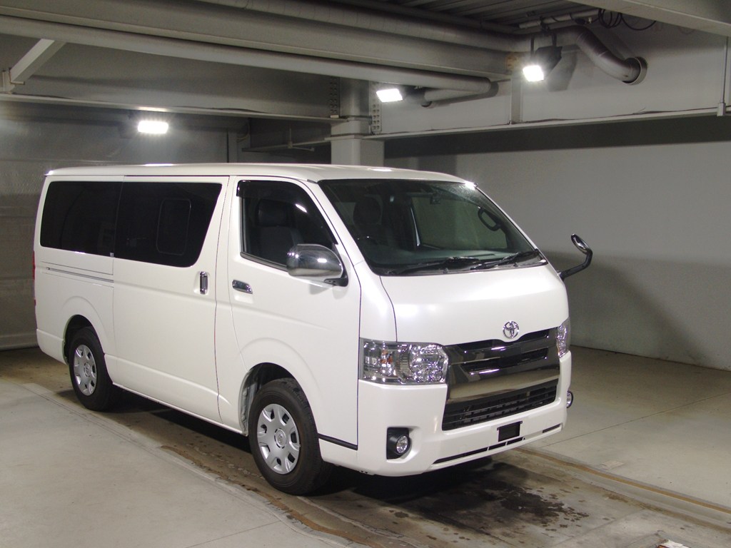 ハイエースV SーGLダークプラ2