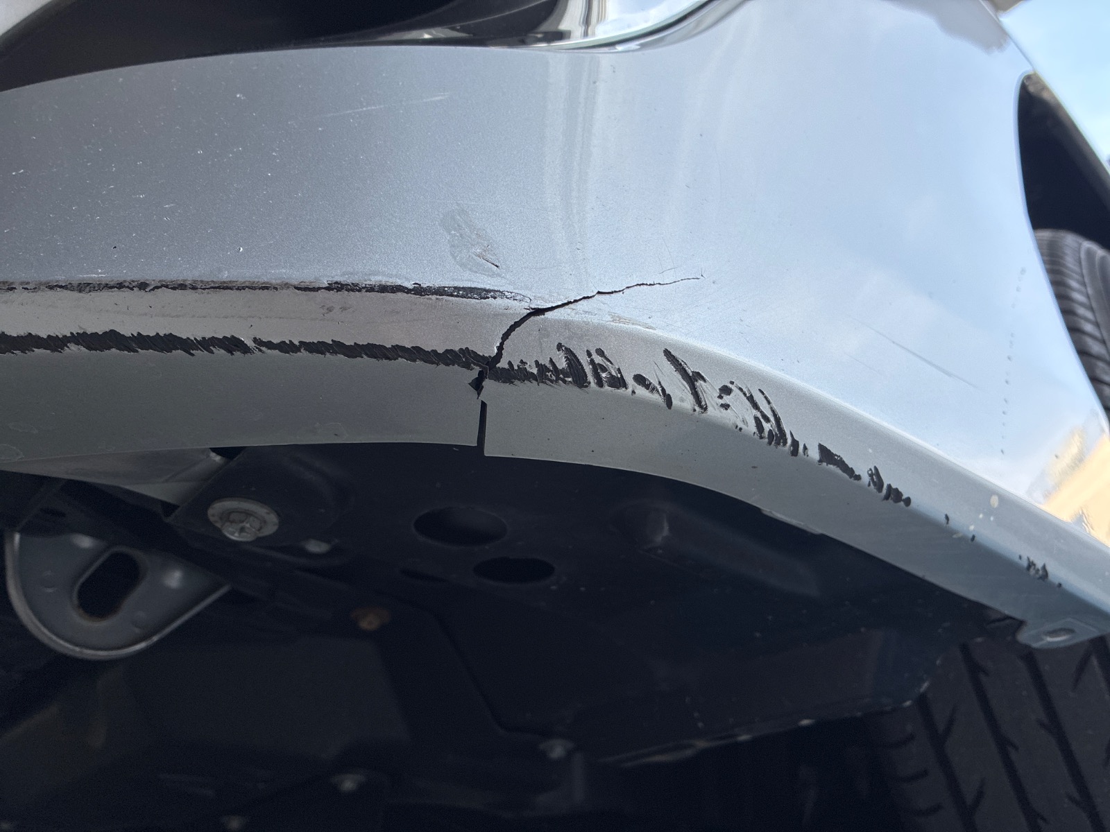 キズ・ヘコミ_05