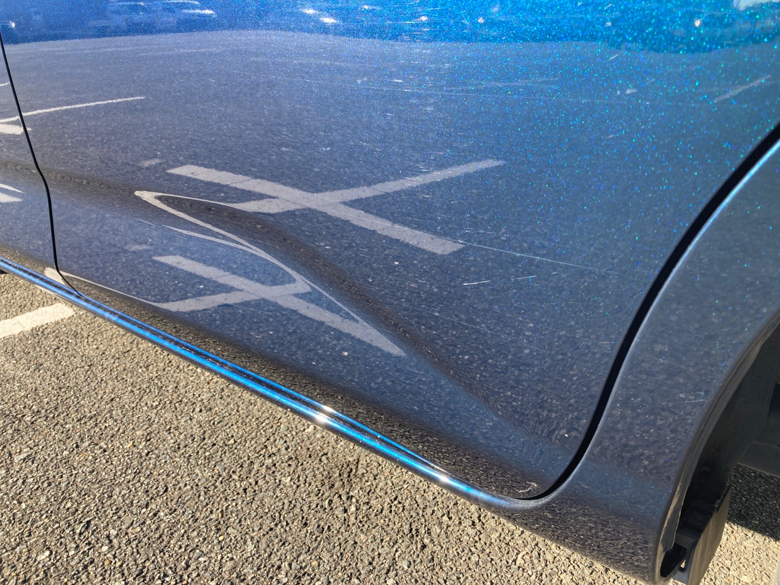 キズ・ヘコミ_25