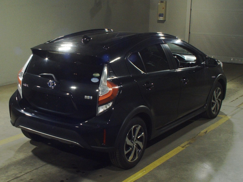 アクア クロスオーバー