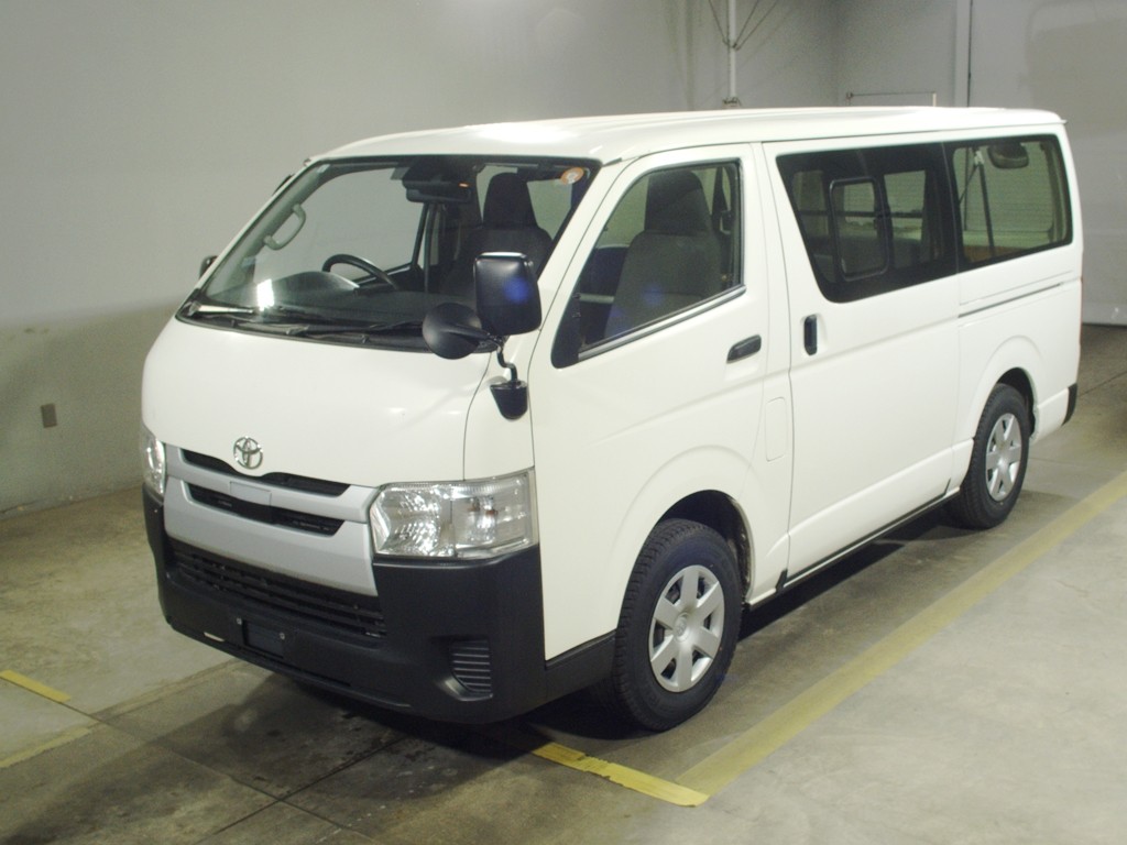 トヨタ ハイエースバン DX