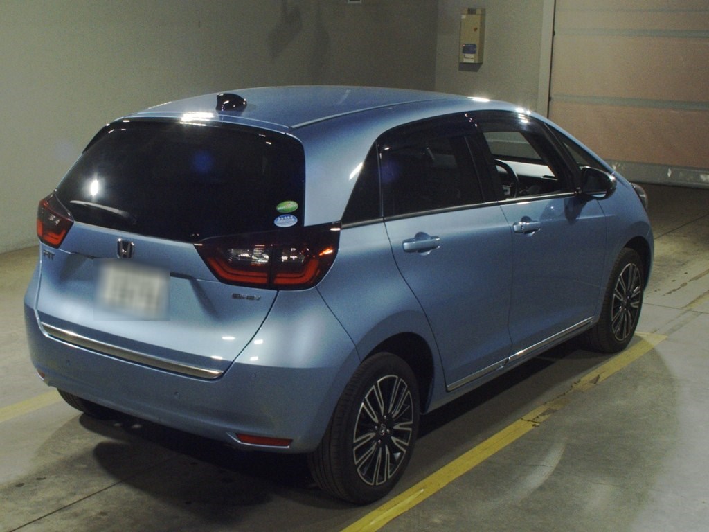 フィット E:HEV リュクス 4WD