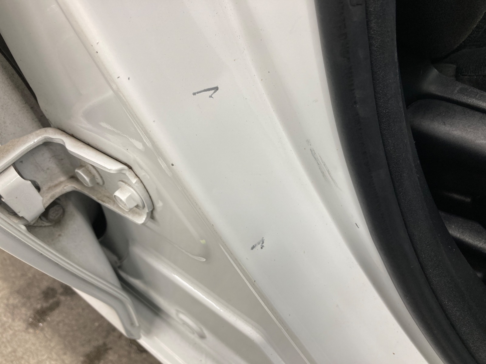 キズ・ヘコミ_33