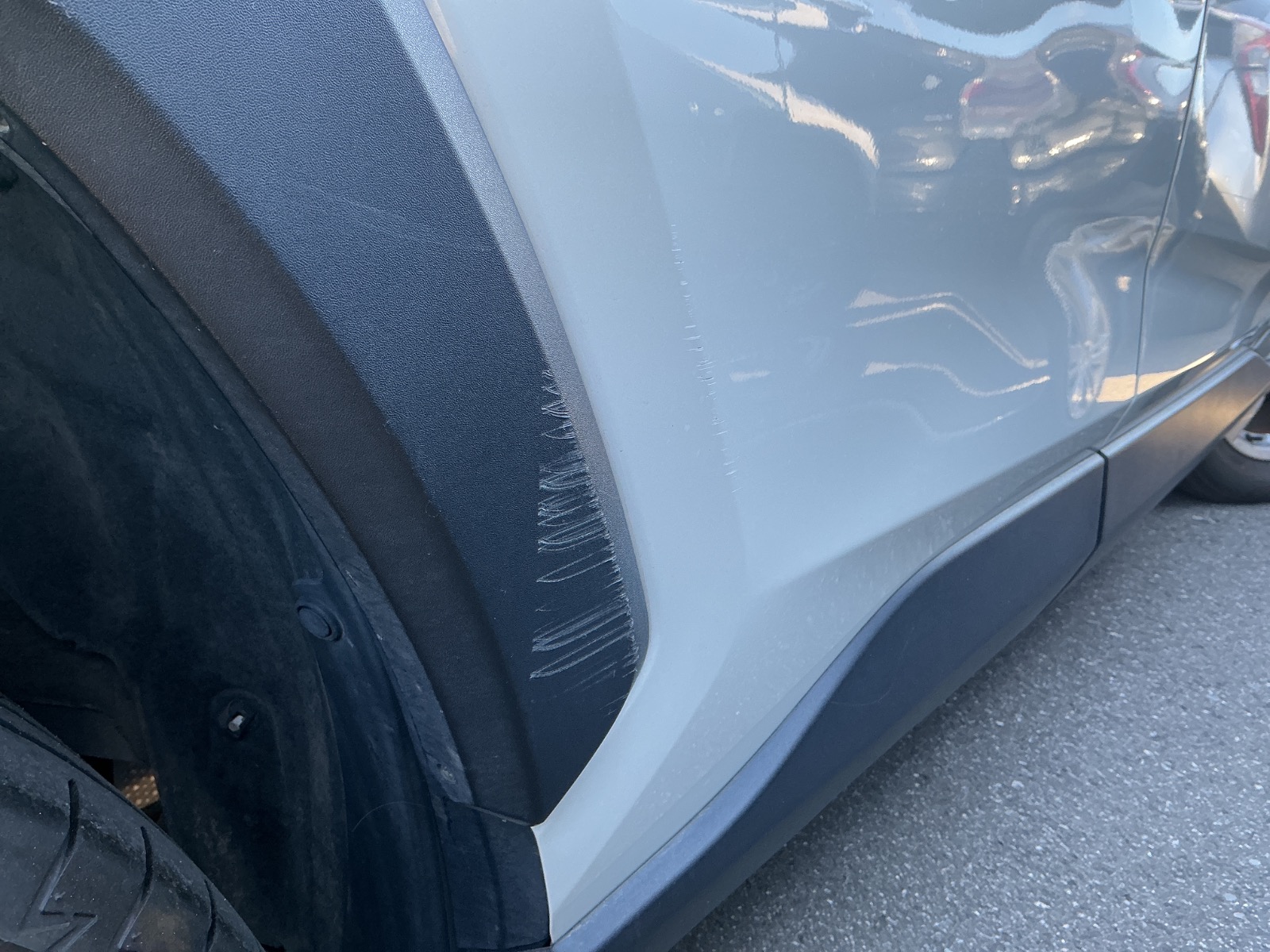 キズ・ヘコミ_27