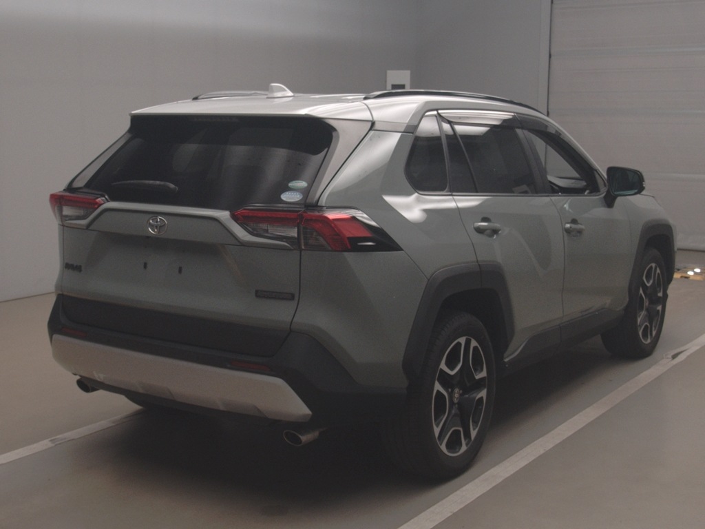 RAV4 アドベンチャー 4WD